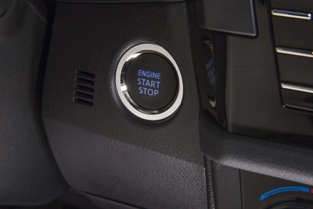 Cận cảnh xe Corolla thế hệ mới - 15 Nút bấm khởi động xe - một trang bị mang tính thời đại của xe Corolla thế hệ mới